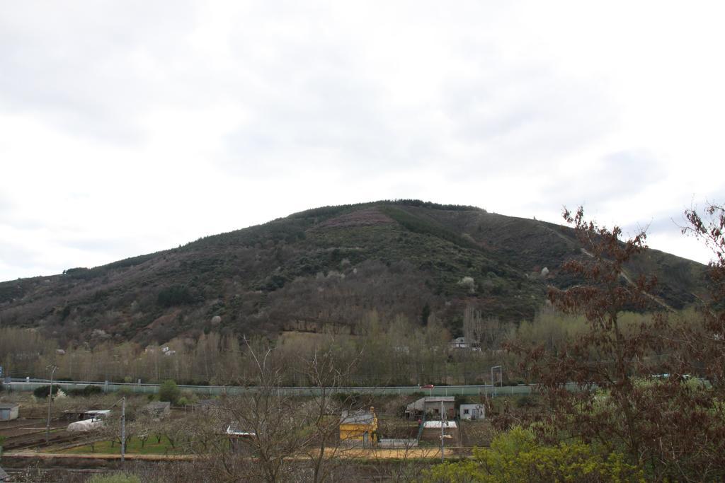 Venecia Bed&Breakfast Villafranca Del Bierzo Buitenkant foto