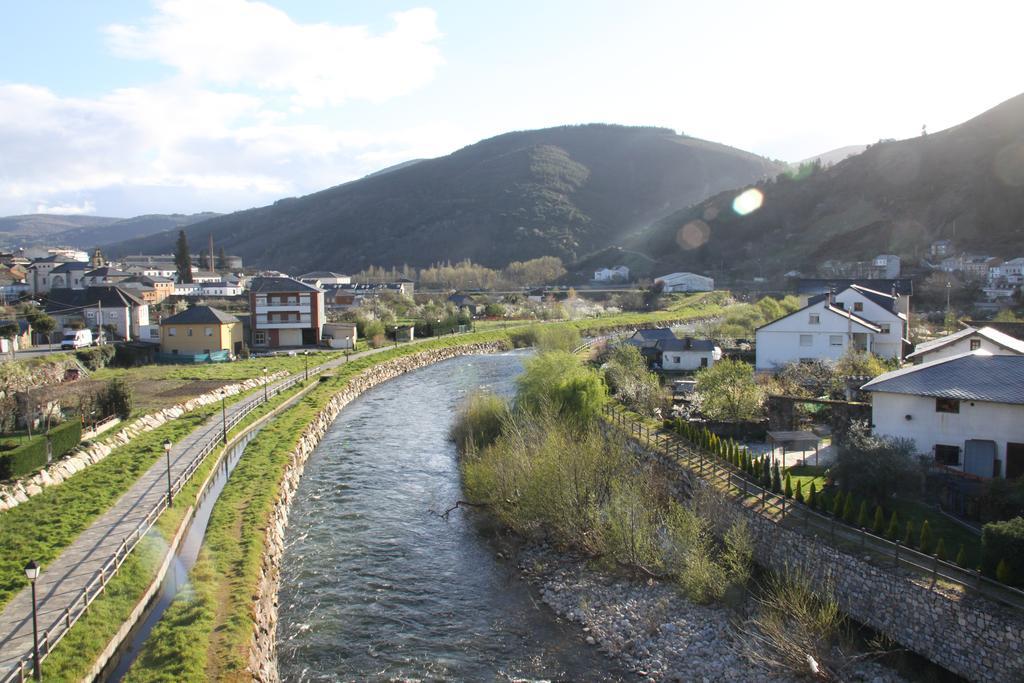 Venecia Bed&Breakfast Villafranca Del Bierzo Buitenkant foto